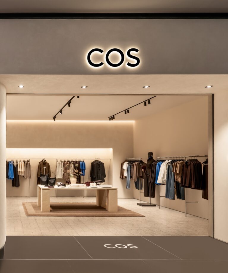 علامة COS تفتتح متجرها الجديد في مول الإمارات
