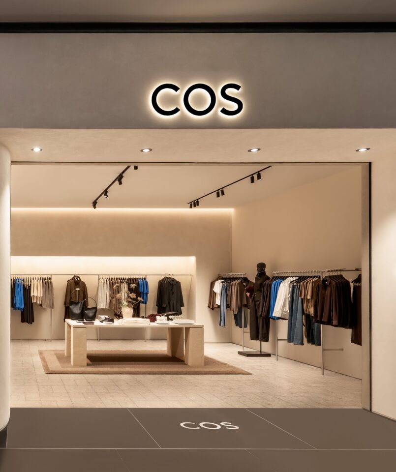 علامة COS تفتتح متجرها الجديد في مول الإمارات