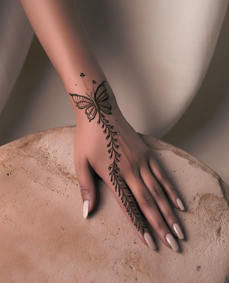 نقش يد ناعم