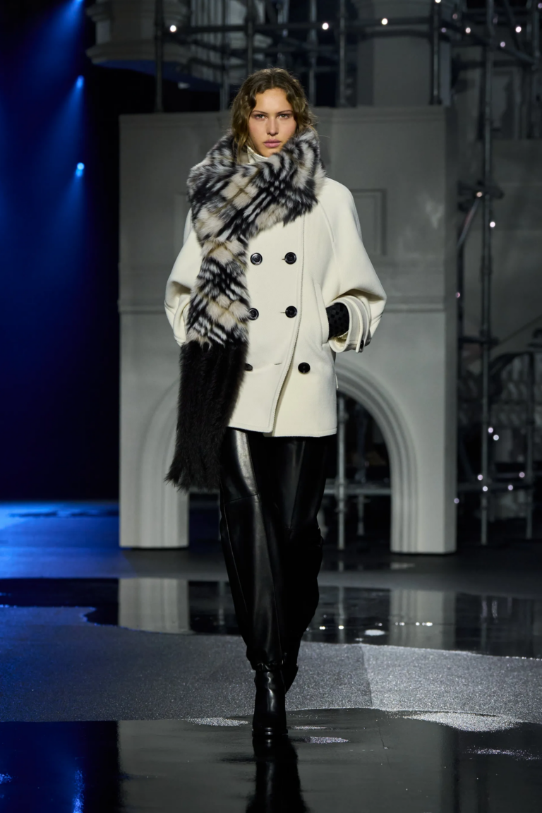 دار Burberry تستوحي مجموعة شتاء 2026 من الليل وسحره!