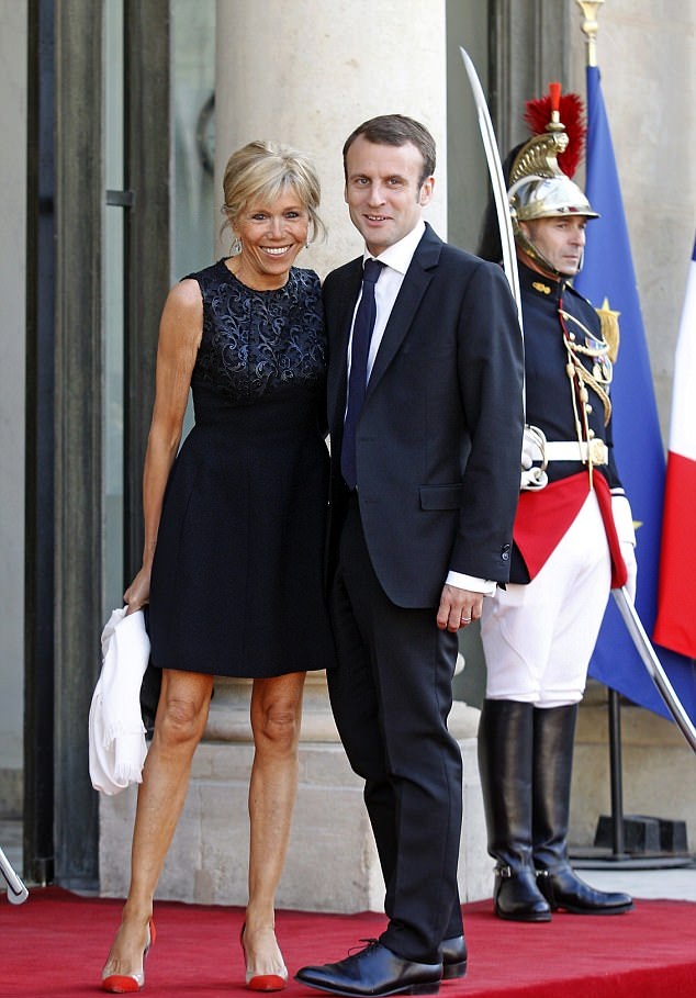 زوجة ماكرون في شبابها: بين النشأة والتعليم وبدايات الحضور العام