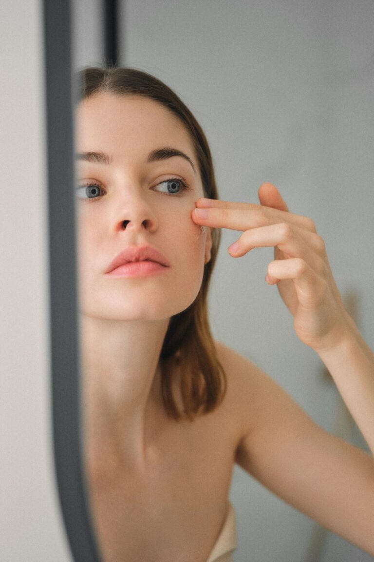 اكتشفي سبب تقشر الوجه والحلول التي لا يخبرك بها أحد!