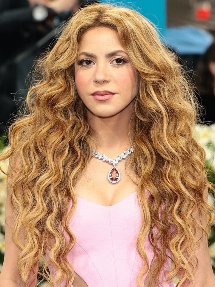 شاكيرا تدخل التاريخ من أوسع أبوابه