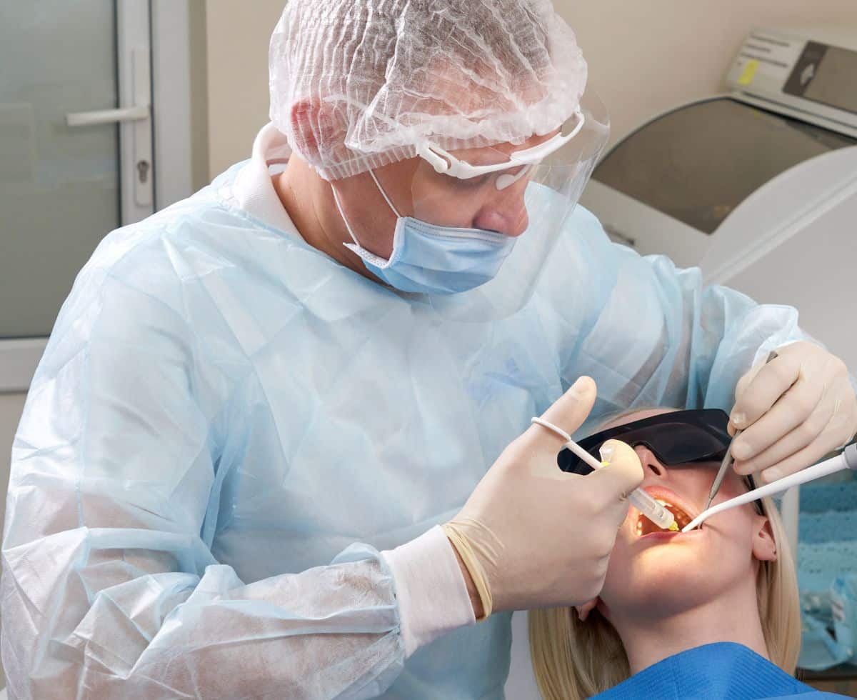 جراحة الفكين