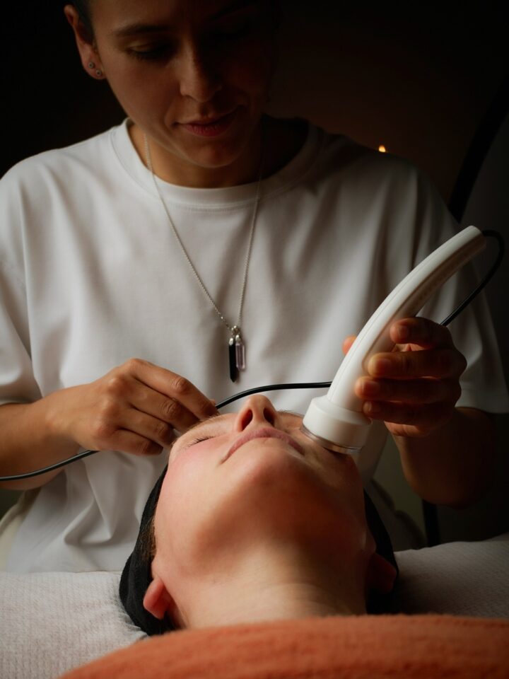 صالون C. Stellar يطلق تجربة Pop-Up جديدة في PAUS Club بدبي