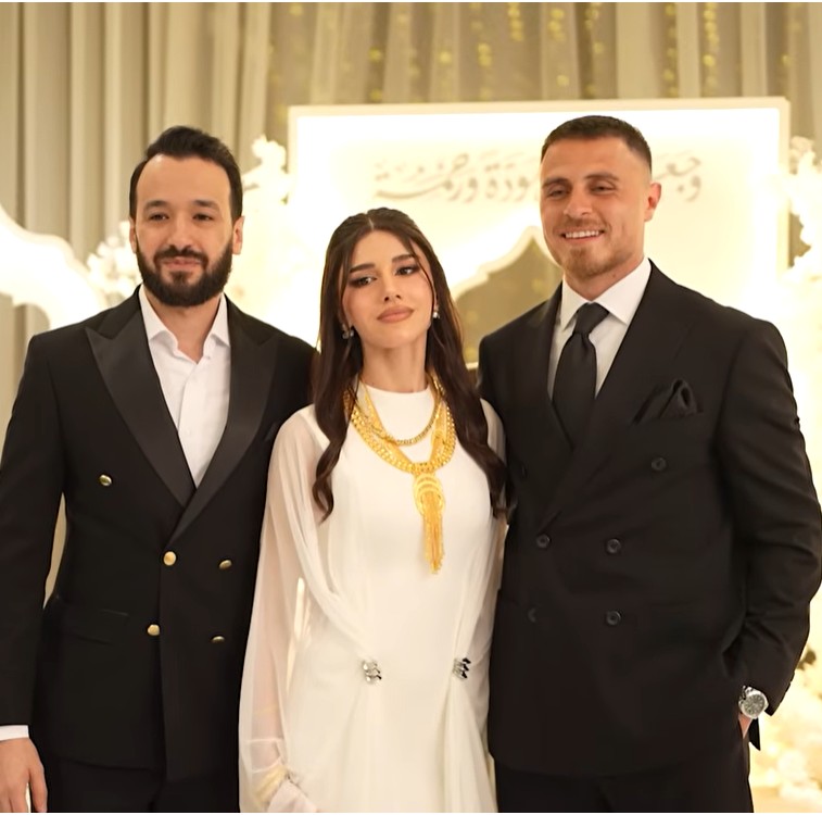 سيدرا متألقة في خطوبتها من رامي حمدان