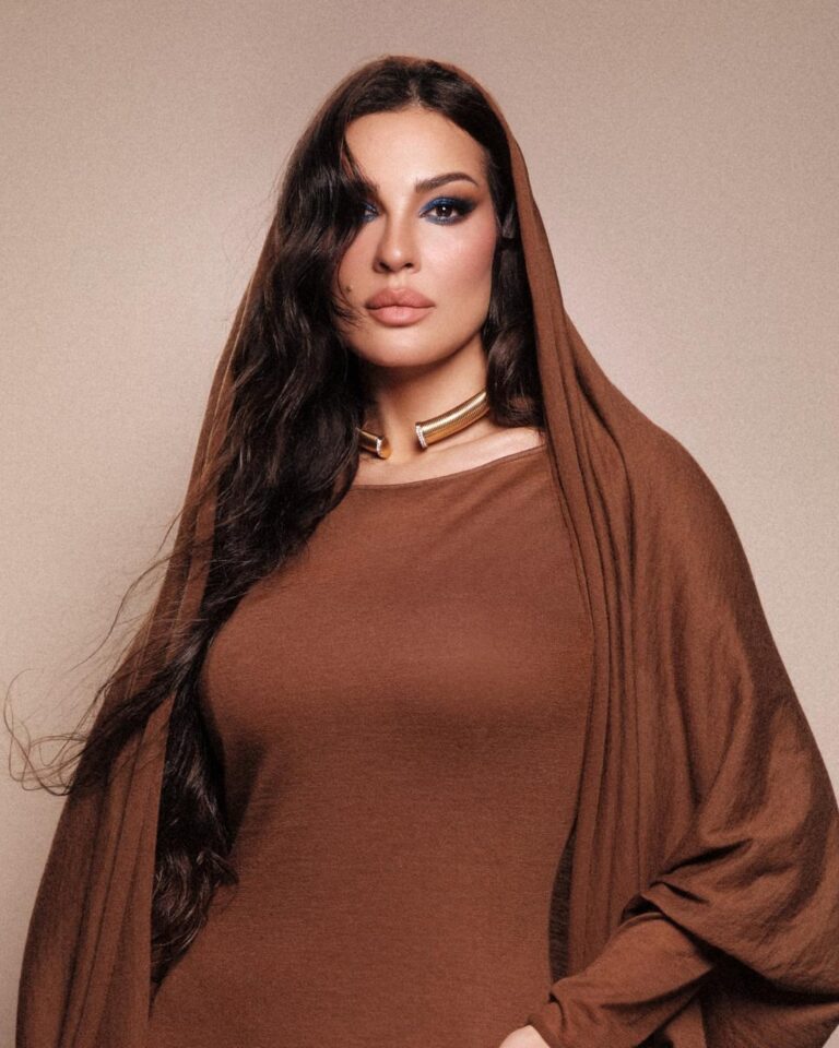 نادين نسيب نجيم ترد بإيموجي… والجمهور ينقسم