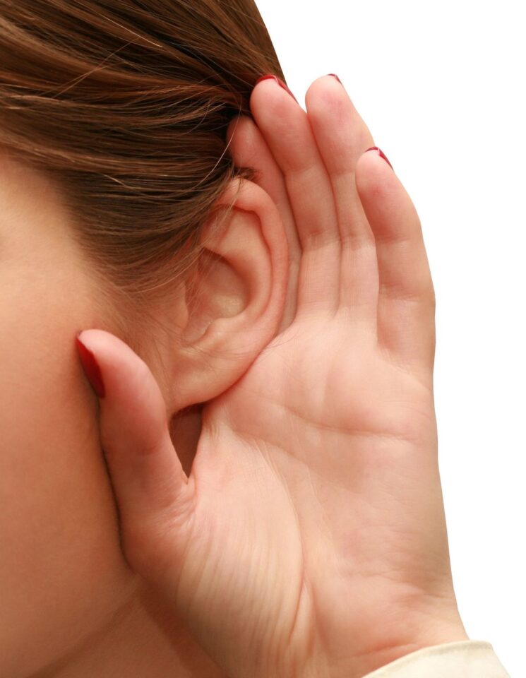 طريقة تنظيف الاذن المسدودة في المنزل