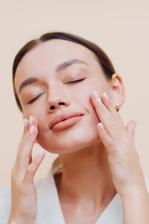 اليك طريقة التخلص من قشرة الوجه في يوم واحد فقط!