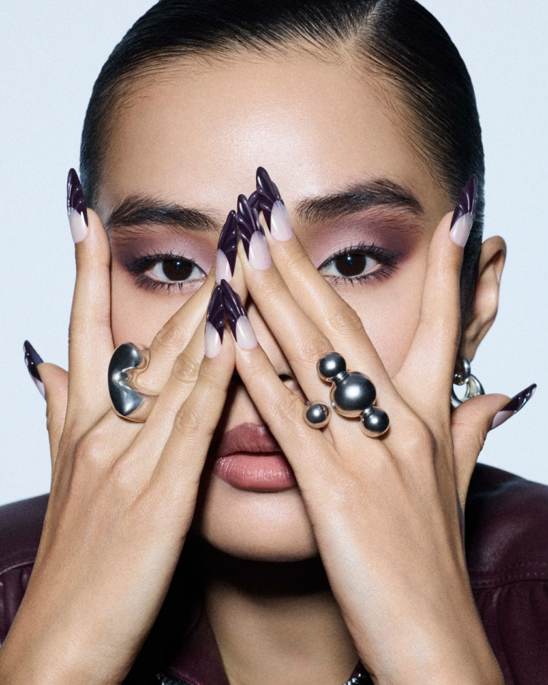 مناكير فرانش 2026 بموديلات وستايلات جديدة غير اعتيادية