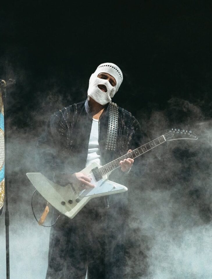 الكشف عن الاسم الحقيقي للفنان تووليت