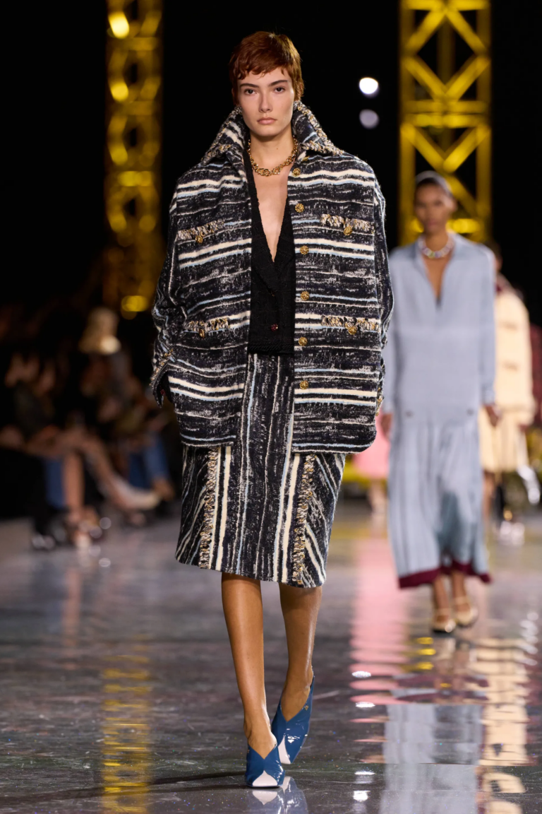 تصاميم كلاسيكية في عرض Chanel لشتاء 2026