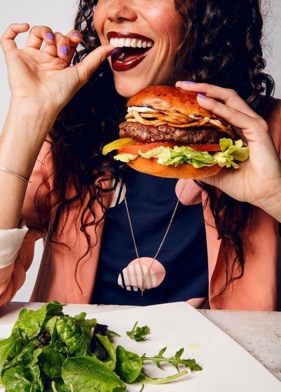 طريقة عمل البرجر: وجبة لذيذة، مغذية، ومناسبة للعائلة!