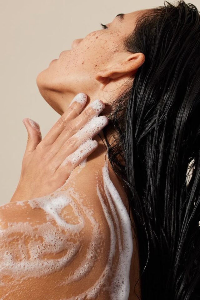 افضل سائل استحمام لتفتيح الجسم تعرفي على الخيارات