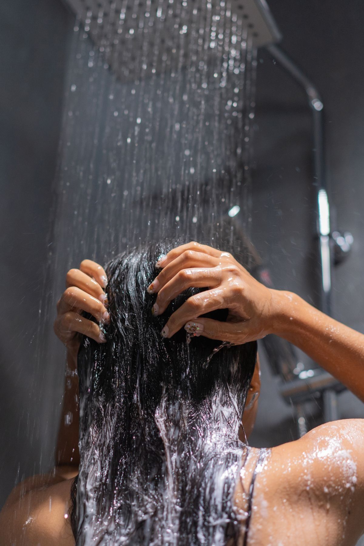 غسل الشعر خلال الدورة الشهرية