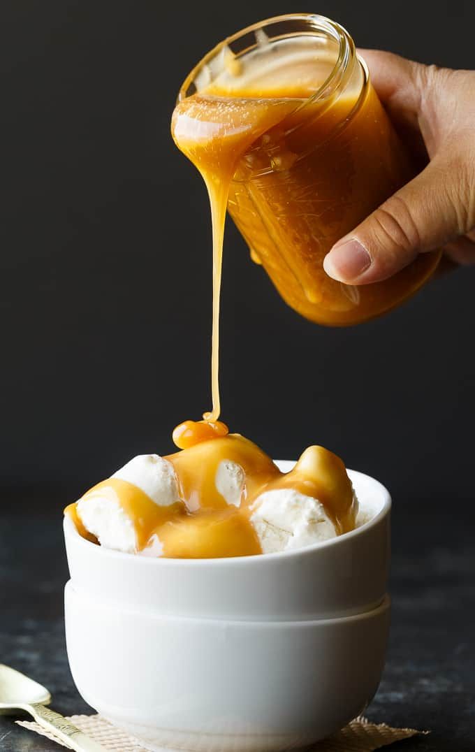 صوص التشيز كيك... لمسة شهية في مختلف انواع الحلويات!