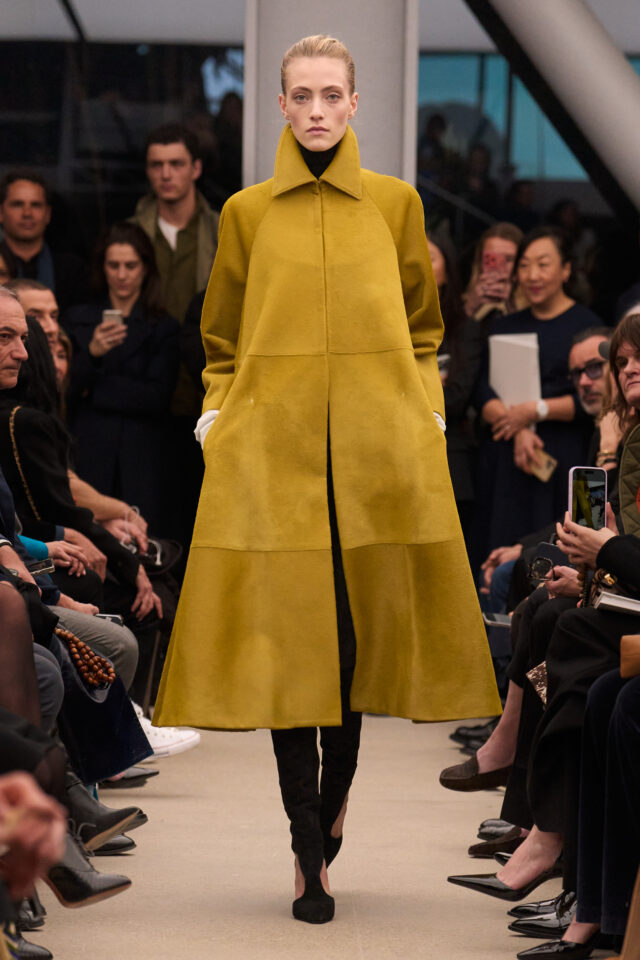 تصاميم شتاء 2026 تكشفها العلامات التجارية ضمن اسبوع الموضة