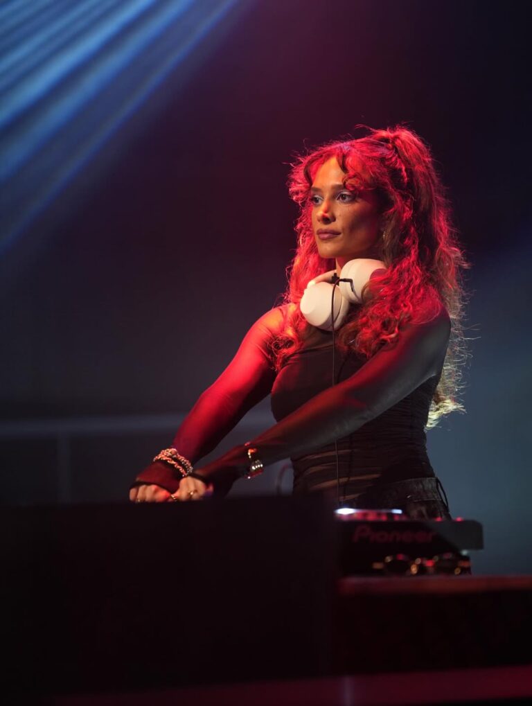 من هي آيا أبي حيدر نجمة مسلسل خمس أرواح؟