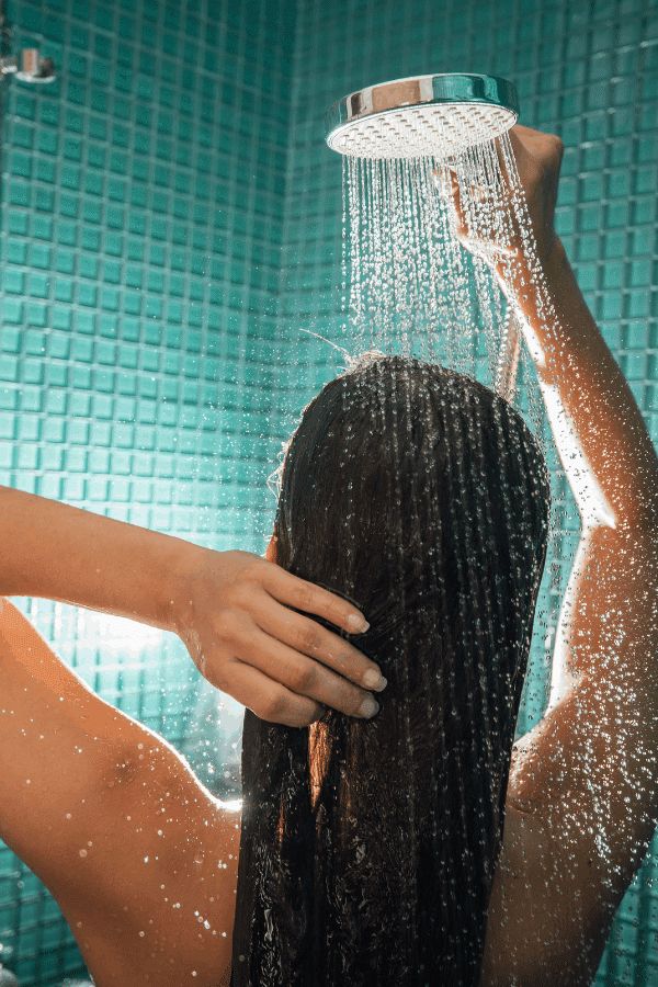 هل الاستحمام وقت الدورة يؤثر سلباً على الصحة الجسدية؟