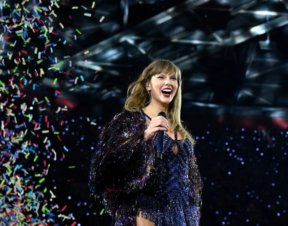 معلومات جديدة عن موعد زفاف تايلور سويفت