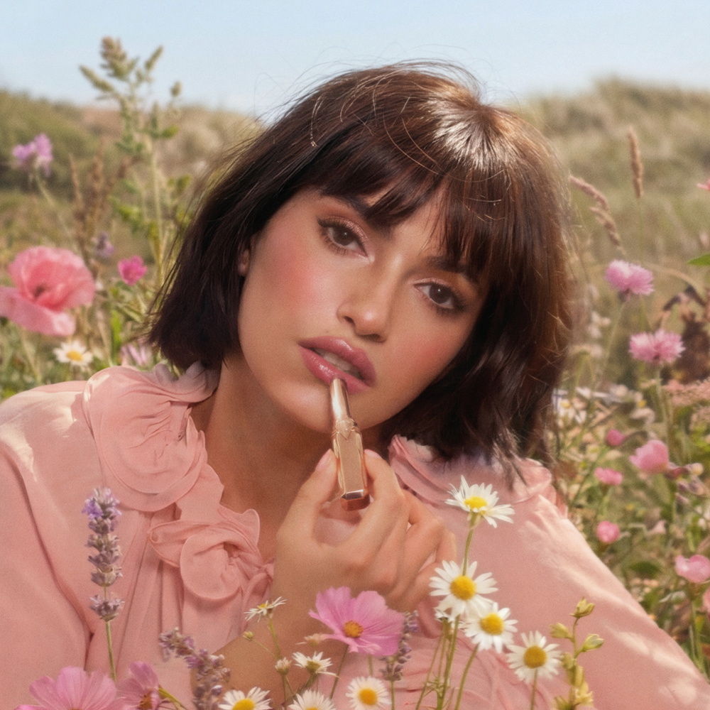 يسر الخالدي في حملة Pillow Talkمع Charlotte Tilbury