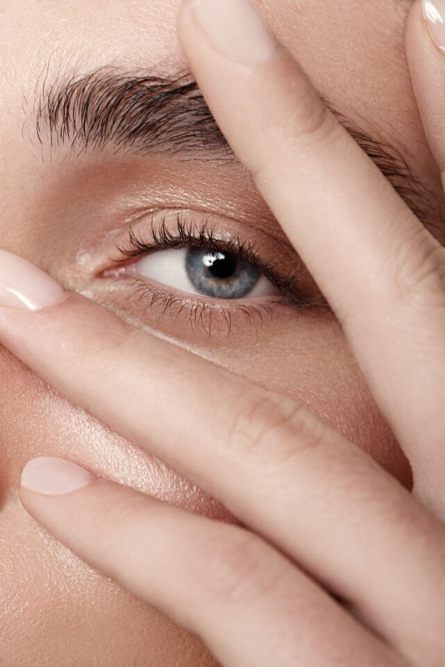 المياه البيضاء في العين: أسبابها، أعراضها وطرق علاجها!