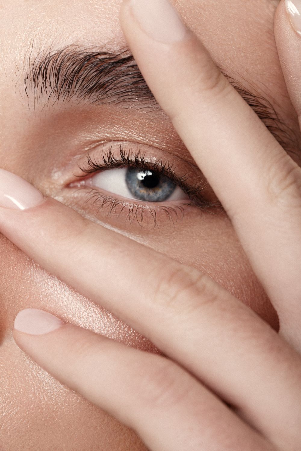 المياه البيضاء في العين: أسبابها، أعراضها وطرق علاجها!