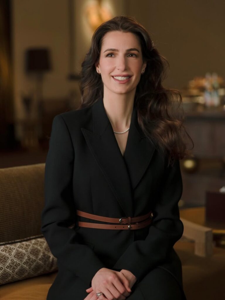 صورة رسمية جديدة للأميرة رجوة