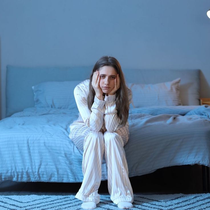 تنميل الأطراف أثناء النوم: أسباب، علاج ووقاية!