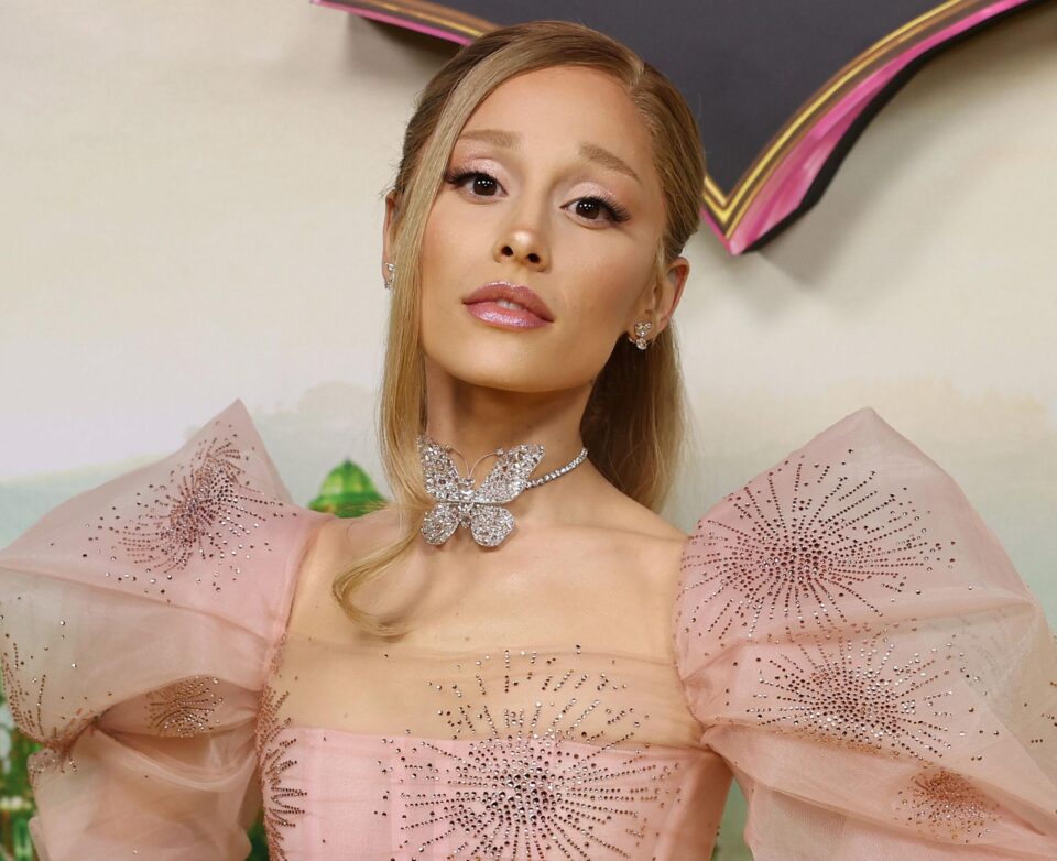 ريانا غراندي تنضم رسميًا إلى الجزء الجديد من سلسلة Meet the Parents