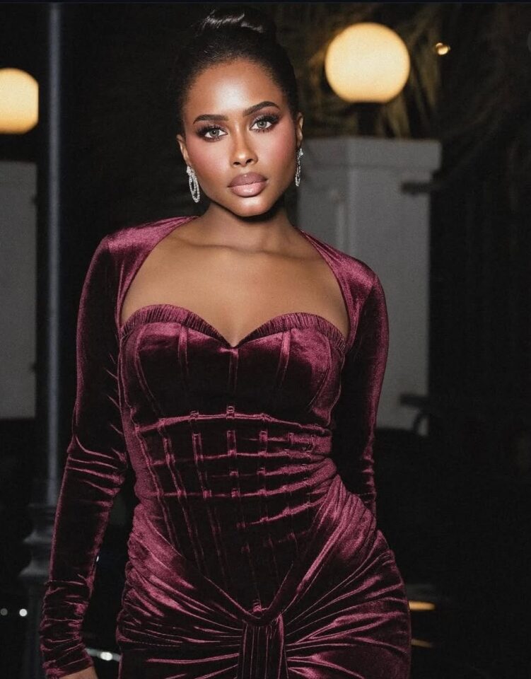 فتاة صغيرة تسرق قلب الفنانة داليا مبارك في The Voice Kids