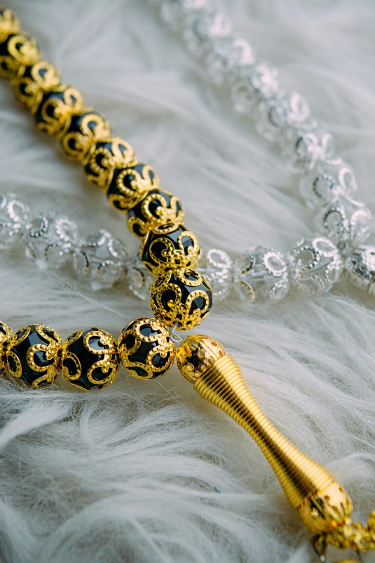 سبحة الذهب وأهم مميزاتها