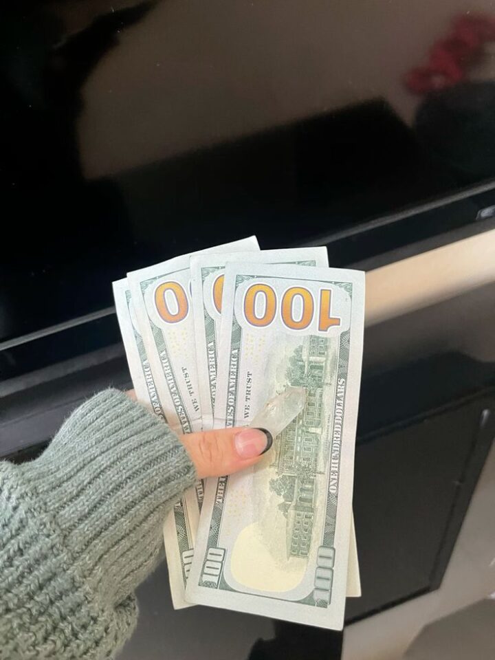 تفسير حلم فلوس ورق: رسائل مهمة عليك معرفتها!