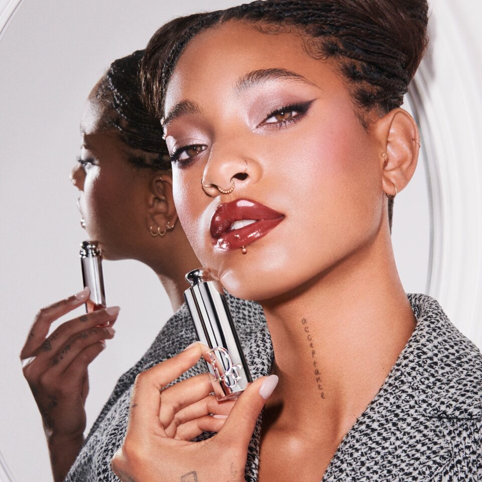 أحمر الشفاه Dior Addict Glass Lipstickيكمّل مكياجك هذا الموسم