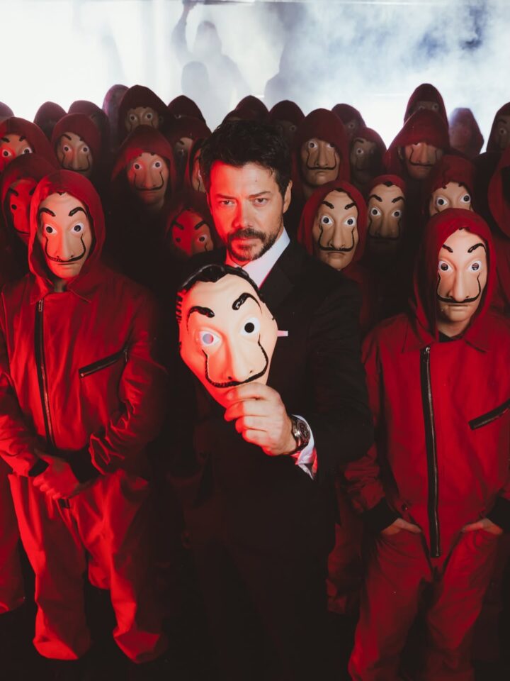 نتفلكس تعيد البروفيسور إلى الواجهة في مسلسل La Casa de Papel
