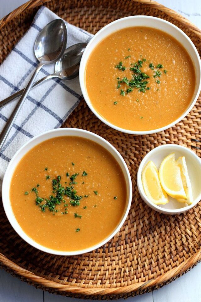 طريقة عمل شوربة العدس بخطوات واضحة!