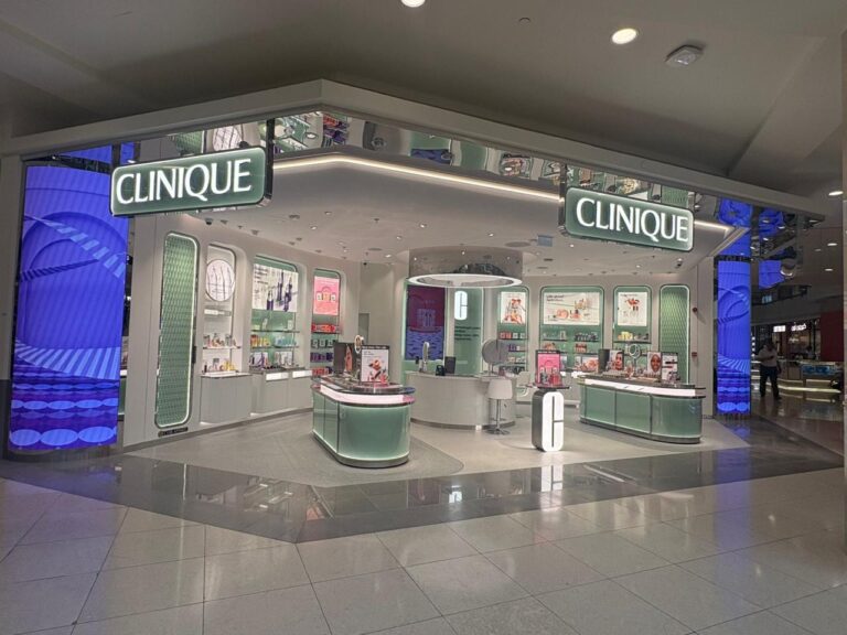 Clinique تتوسّع في دولة الإمارات وتفتتح متجرها الثالث