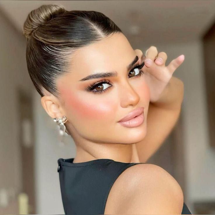 أشهر عمليات التجميل التي خضعت لها النجمات
