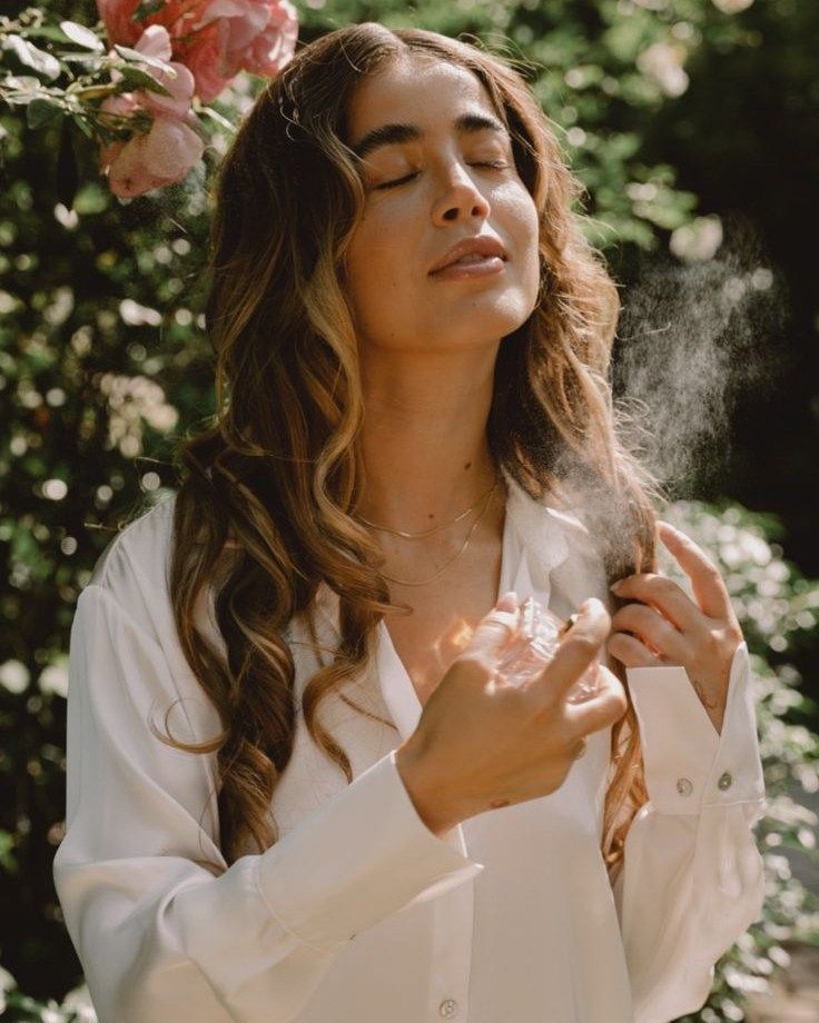 كيف أجعل العطر يدوم لفترة أطول؟