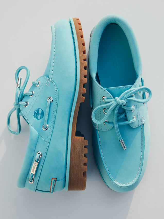 Jacquemus وTimberland تعيدان ابتكار الحذاء الكلاسيكي بإصدار صيفي محدود