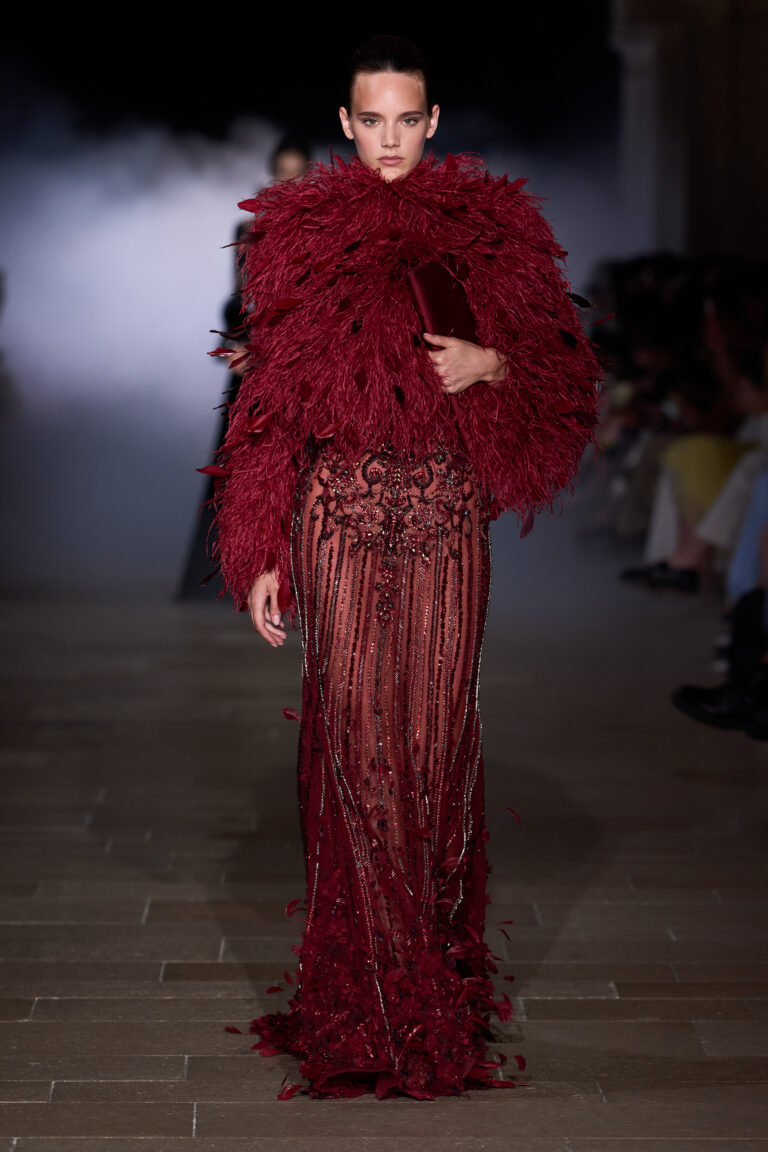 جولة على تصاميم المبدعان Zuhair Murad وطوني ورد لشتاء 2027