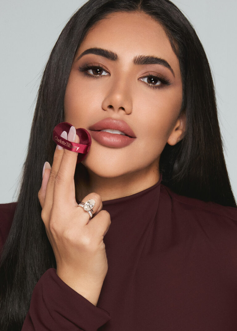 نور ستارز نجمة حملة Charlotte Tilbury الجديدة لـ Airbrush Flawless