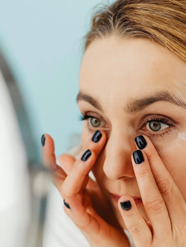 كيف أتخلص من خطوط حول العين؟