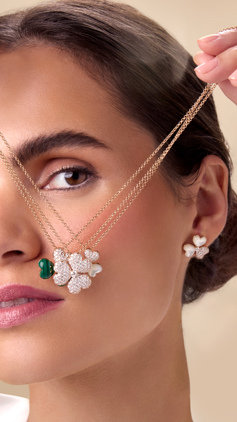 دار Mouawad تقدّم مجوهرات Flower of Eternity تكريماً للمرأة الإماراتية