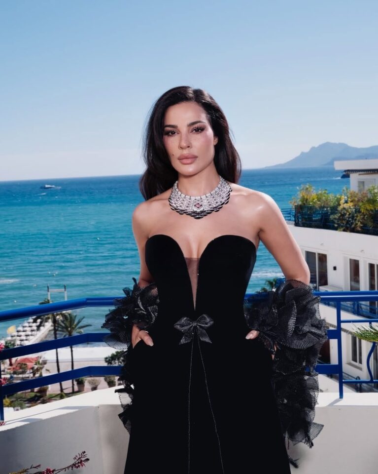 كم عمر نادين نجيم وما هو برجها؟