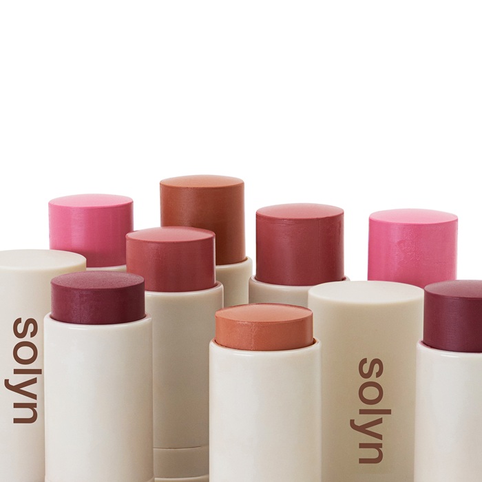 SOLYN تقدّم Creamy Blush Stick بتركيبة كريمية وأربعة ألوان