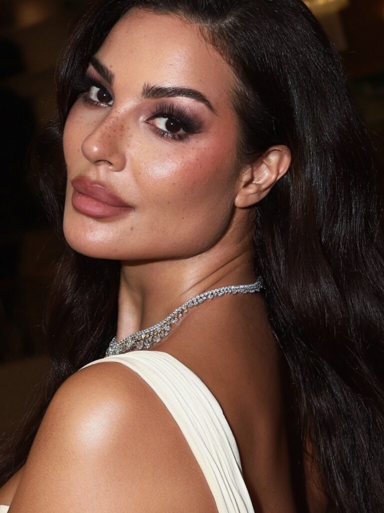 نادين نجيم تشارك صورة وشمها الجديد